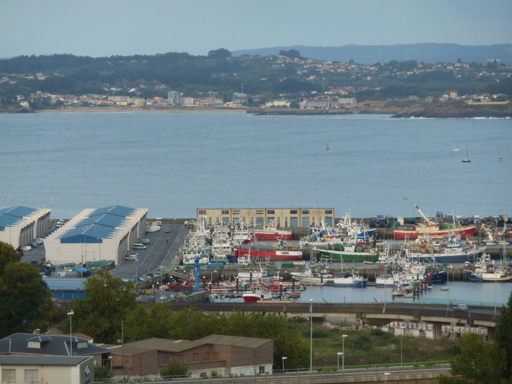 porto_pesqueiro_Oza_Wikipedia