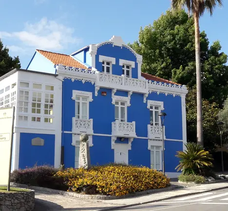 Casa_Charry_Oleiros_Wikipedia