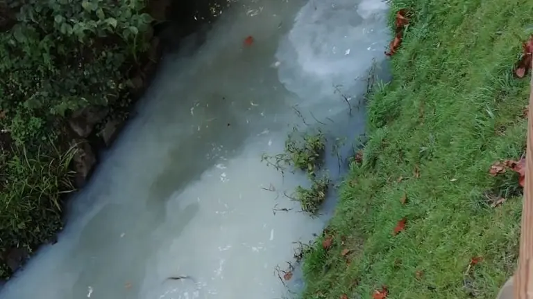 vertidos r&iacute;o Santa Cruz outubro 2019